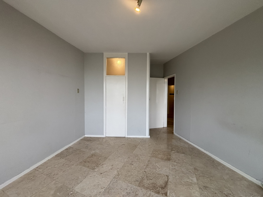 To Let 2 Bedroom Property for Rent in Vredehoek Western Cape